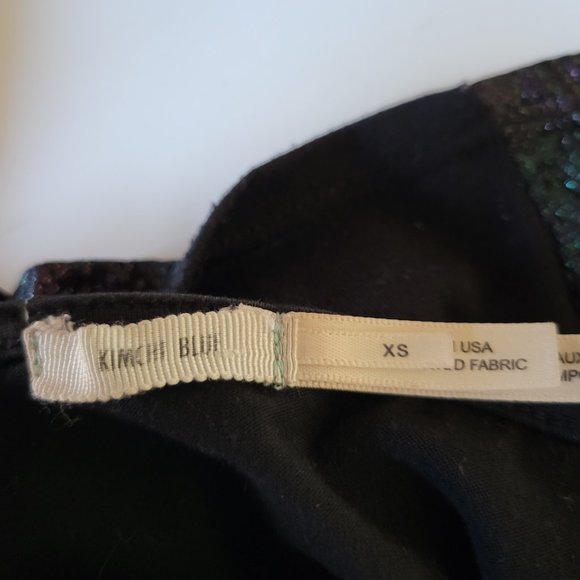 XS Kimchi Blue Shimmery Spaghetti Strap V-Neck Top - Picture 3 of 4